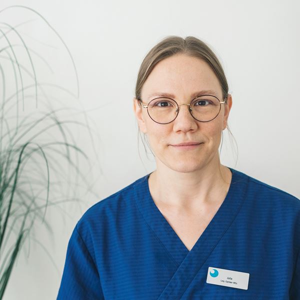 Julia Ahlin Optiker